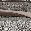 Juego de Cubrecama Estampado Reversible 5 Piezas | Colección Oslo | Full y King | Incluye 2 Forros con Elástico - Café Hojas