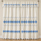 Par de cortinas bordadas satinadas con cenefa, fondo cream con bordado azul cielo – vista principal