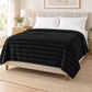 Frazada full negra de 180 x 220 cm con rayas en relieve – vista principal