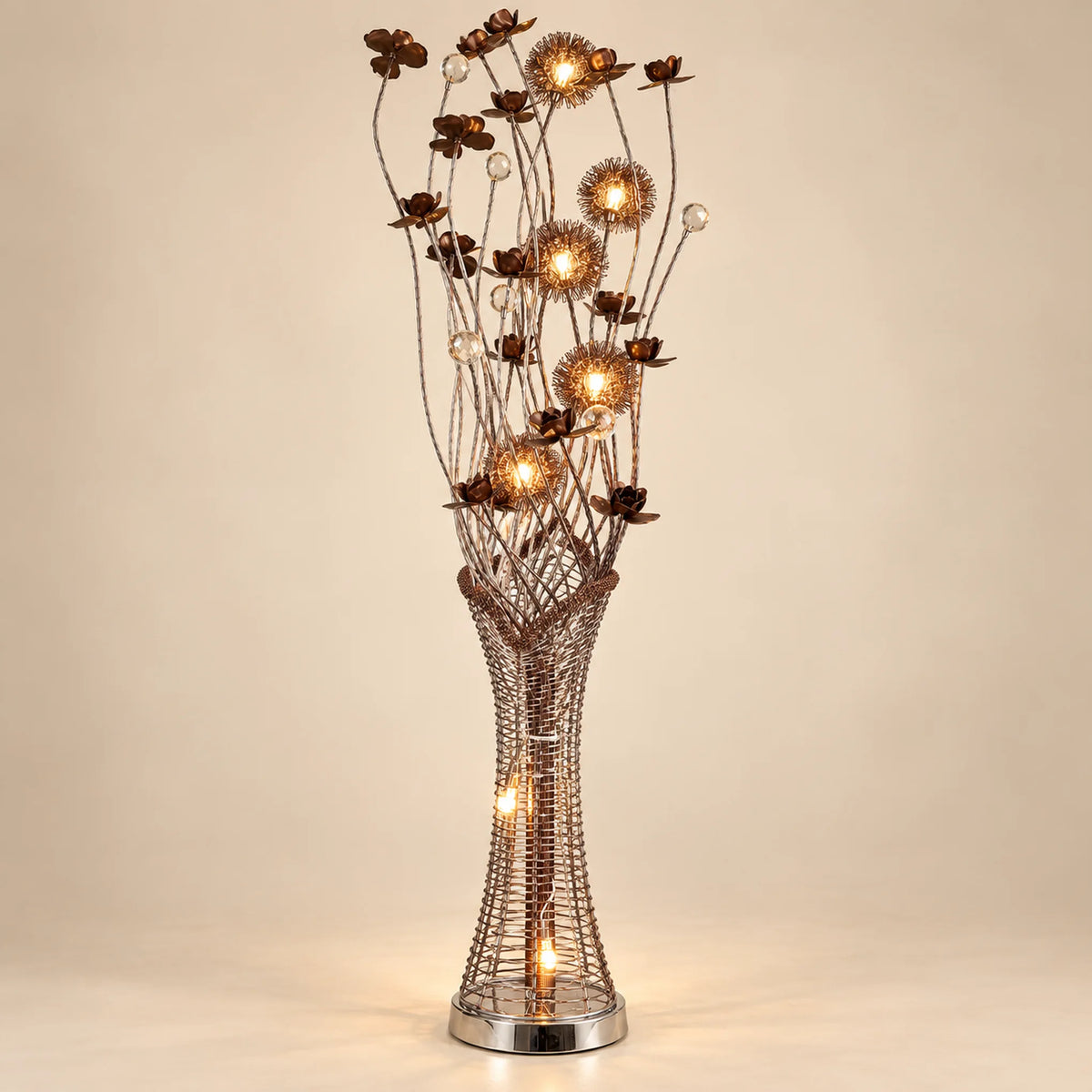 Lámpara de piso LED floral, diseño Floral Bronce – vista principal encendida