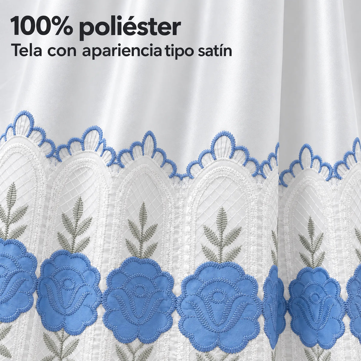 Par de cortinas blancas bordadas satinadas con cenefa, bordado azul cielo – tela 100% poliéster con apariencia satinada