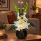 Arreglo de flores artificiales con luz LED, diseño Lirio Blanco – encendido con luz LED en la sala