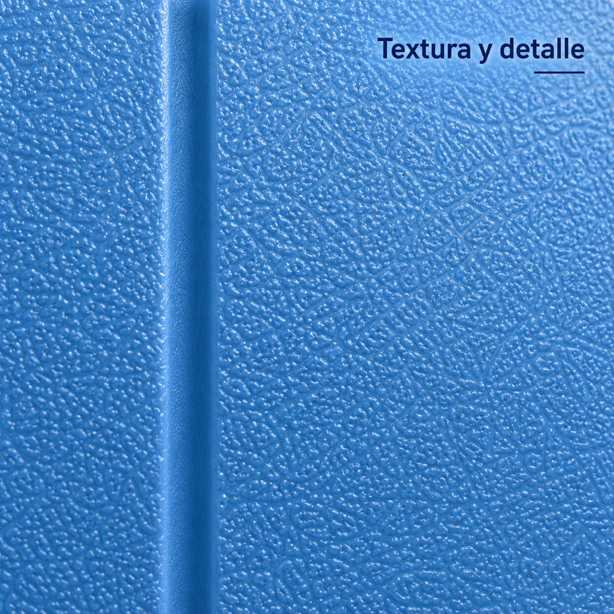 Detalle de la textura del cuerpo azul de la hielera Coleman