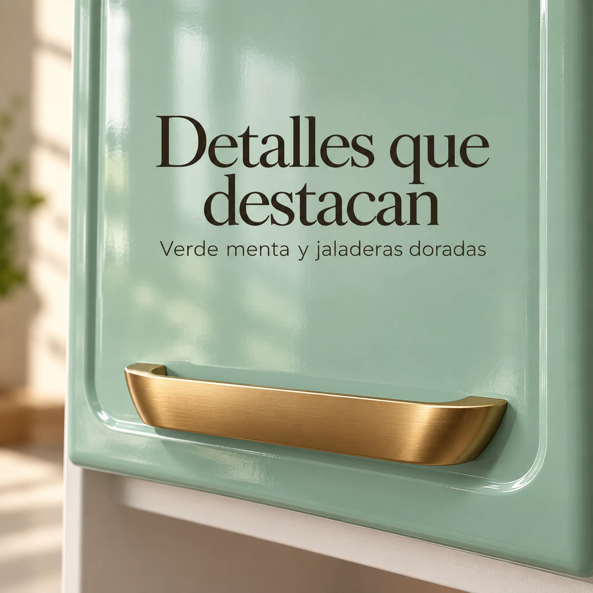 Detalle de las jaladeras doradas del gabinete aéreo Bertolini de 3 puertas
