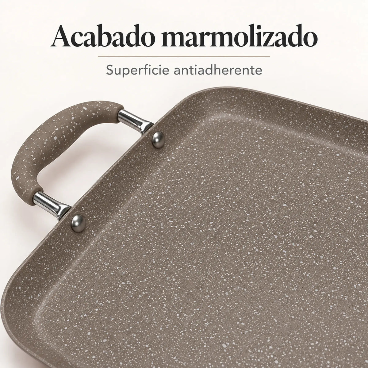 Detalle de la textura marmolizada de la plancha ROCA en color Taupe Marmoleado