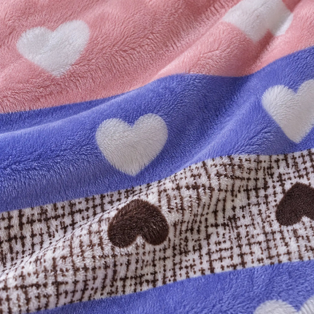 Frazada estampada afelpada 200 x 240 cm, diseño Corazones Multicolor – textura afelpada