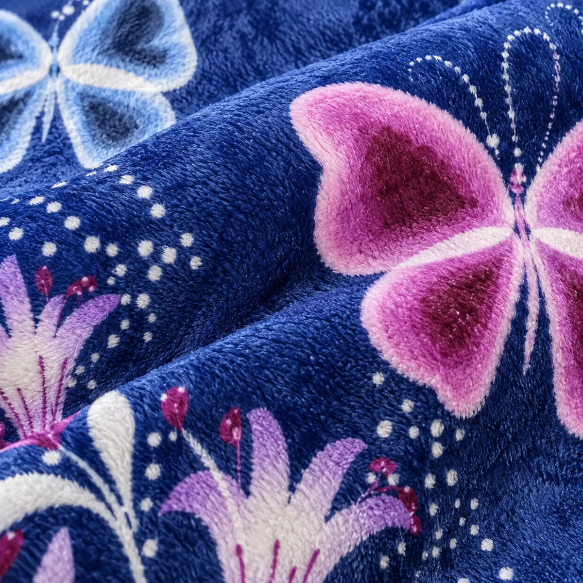 Frazada estampada afelpada 200 x 240 cm, diseño Mariposas Azul Marino – textura afelpada