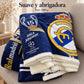 Frazada reversible piel de oveja, diseño Real Madrid, doblada, mostrando su volumen