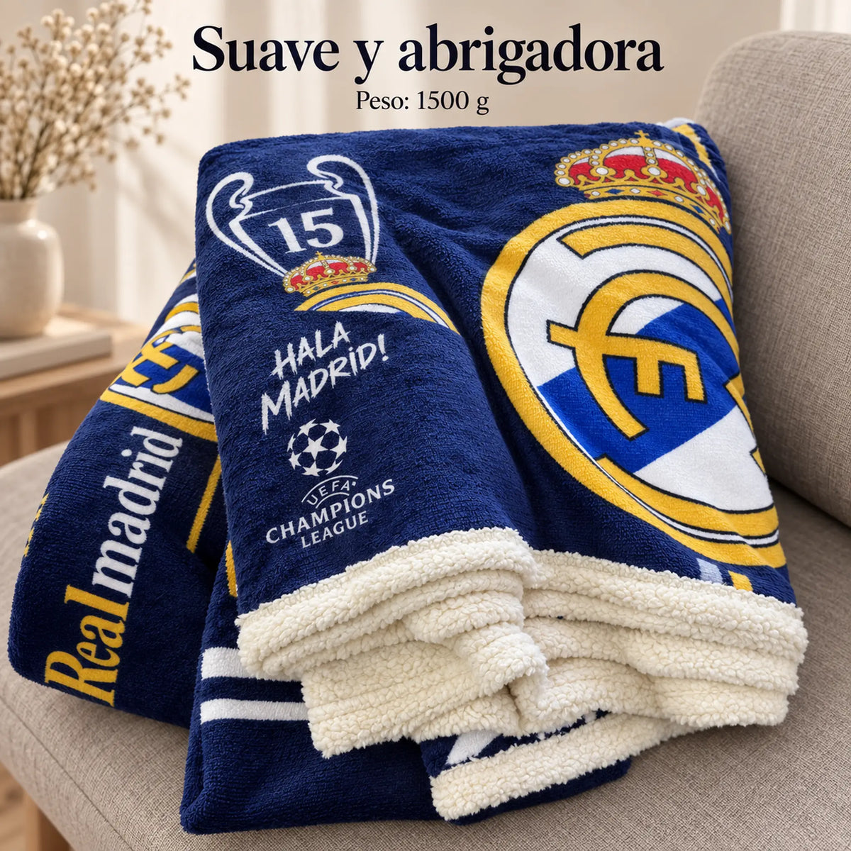 Frazada reversible piel de oveja, diseño Real Madrid, doblada, mostrando su volumen