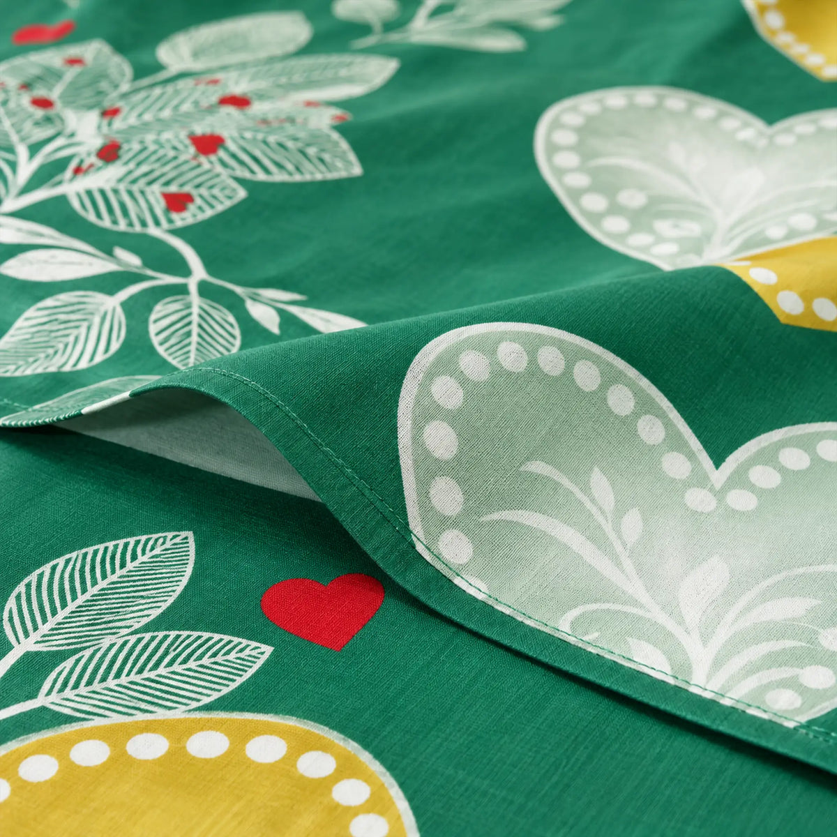 Juego de sábanas con vuelo 4 piezas, diseño Corazones Verde Esmeralda – detalle de la tela