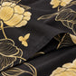 Juego de sábanas semimatrimonial 1.20 m, diseño Flores Doradas Fondo Negro – detalle de la tela