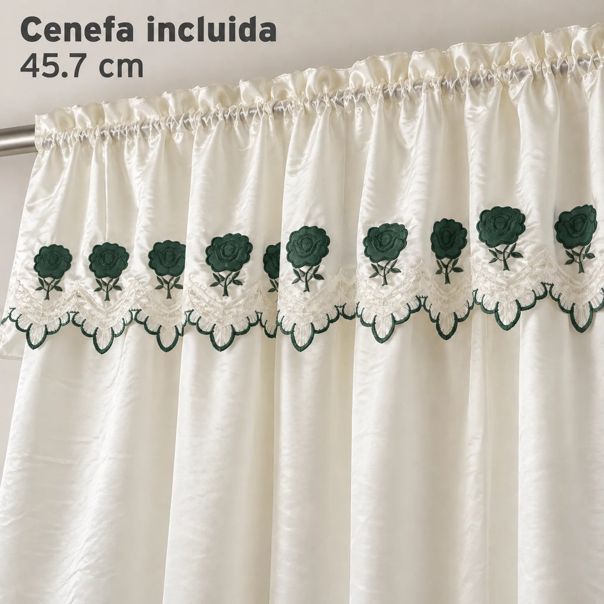 Par de cortinas bordadas satinadas con cenefa, fondo cream con bordado verde esmeralda – detalle de la cenefa incluida