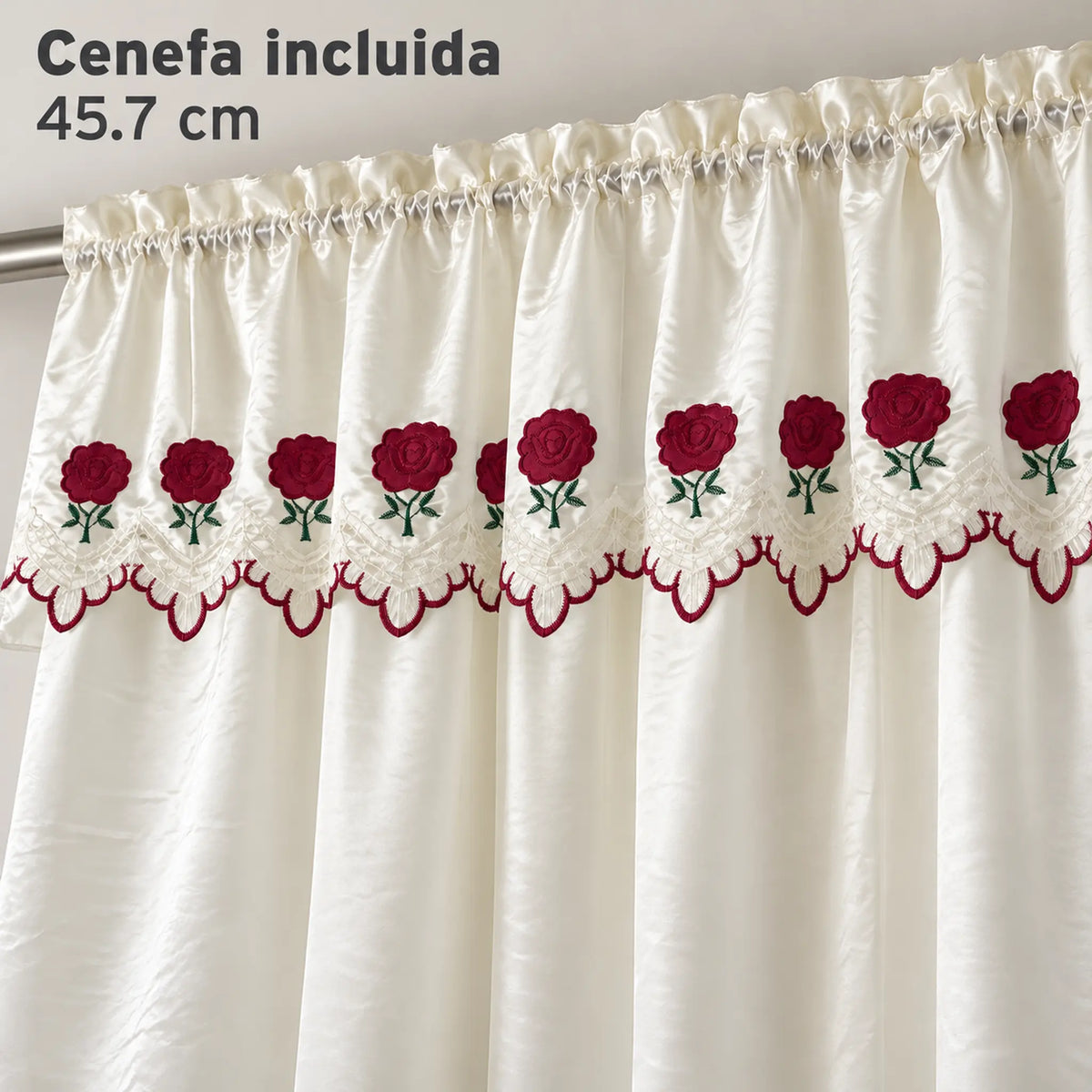 Par de cortinas bordadas satinadas con cenefa, fondo cream con bordado rojo vino – detalle de la cenefa incluida