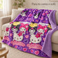Frazada reversible piel de oveja, diseño Hello Kitty, en uso sobre el sofá