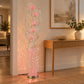 Lámpara de piso LED floral, diseño Espiral Floral Plateada – en un recibidor
