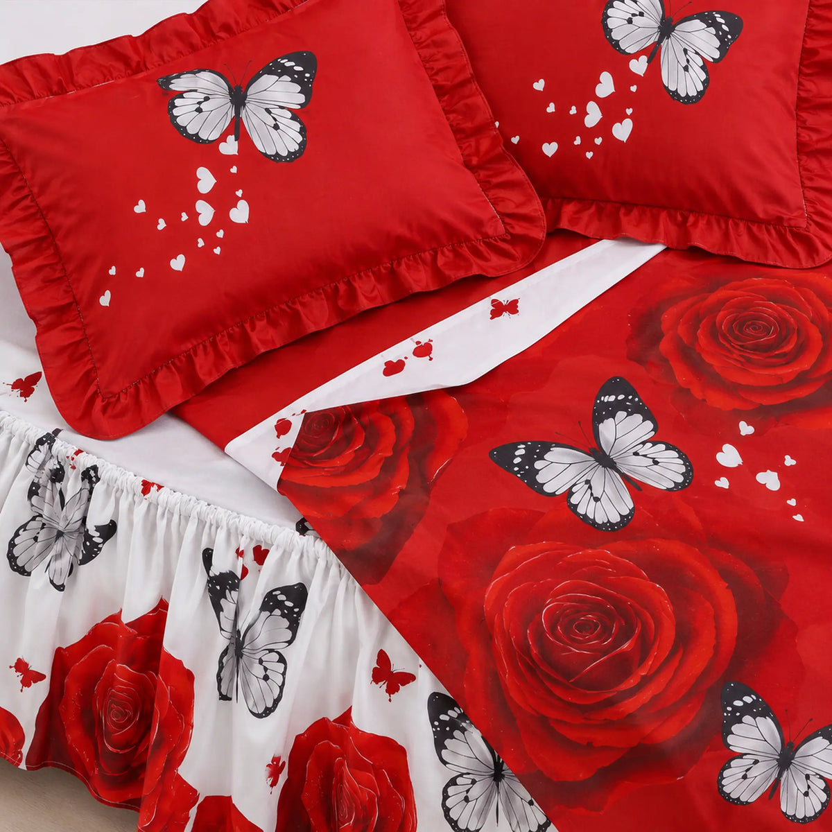 Juego de sábanas con vuelo 4 piezas, diseño Rosas Rojas y Mariposas – detalle del estampado