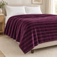 Frazada full morado de 180 x 220 cm con rayas en relieve – brillo tornasol sutil