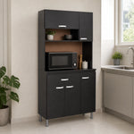 Gabinete de cocina grande en negro ambientado con microondas