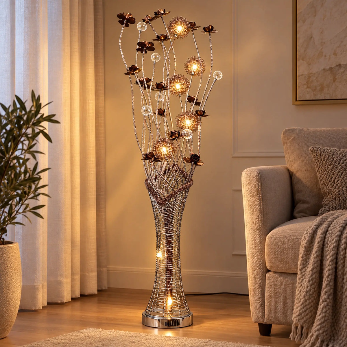 Lámpara de piso LED floral, diseño Floral Bronce – ambiente nocturno
