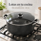 Olla antiadherente Lotus de 38 cm en uso en la cocina