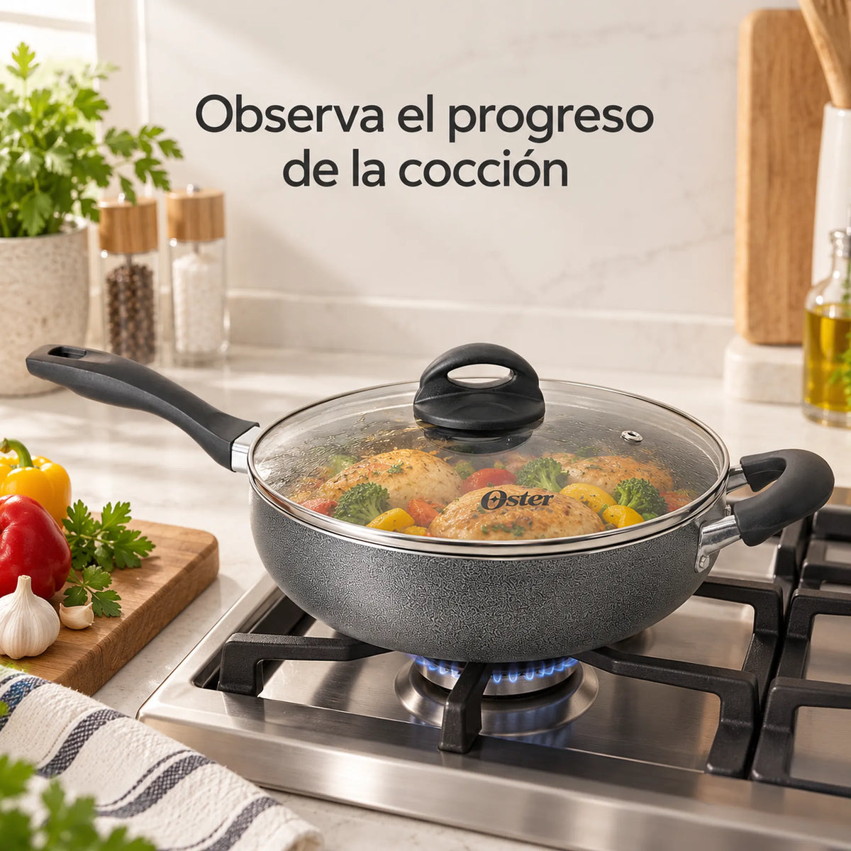 Sartén Oster con la tapa de vidrio puesta durante la cocción