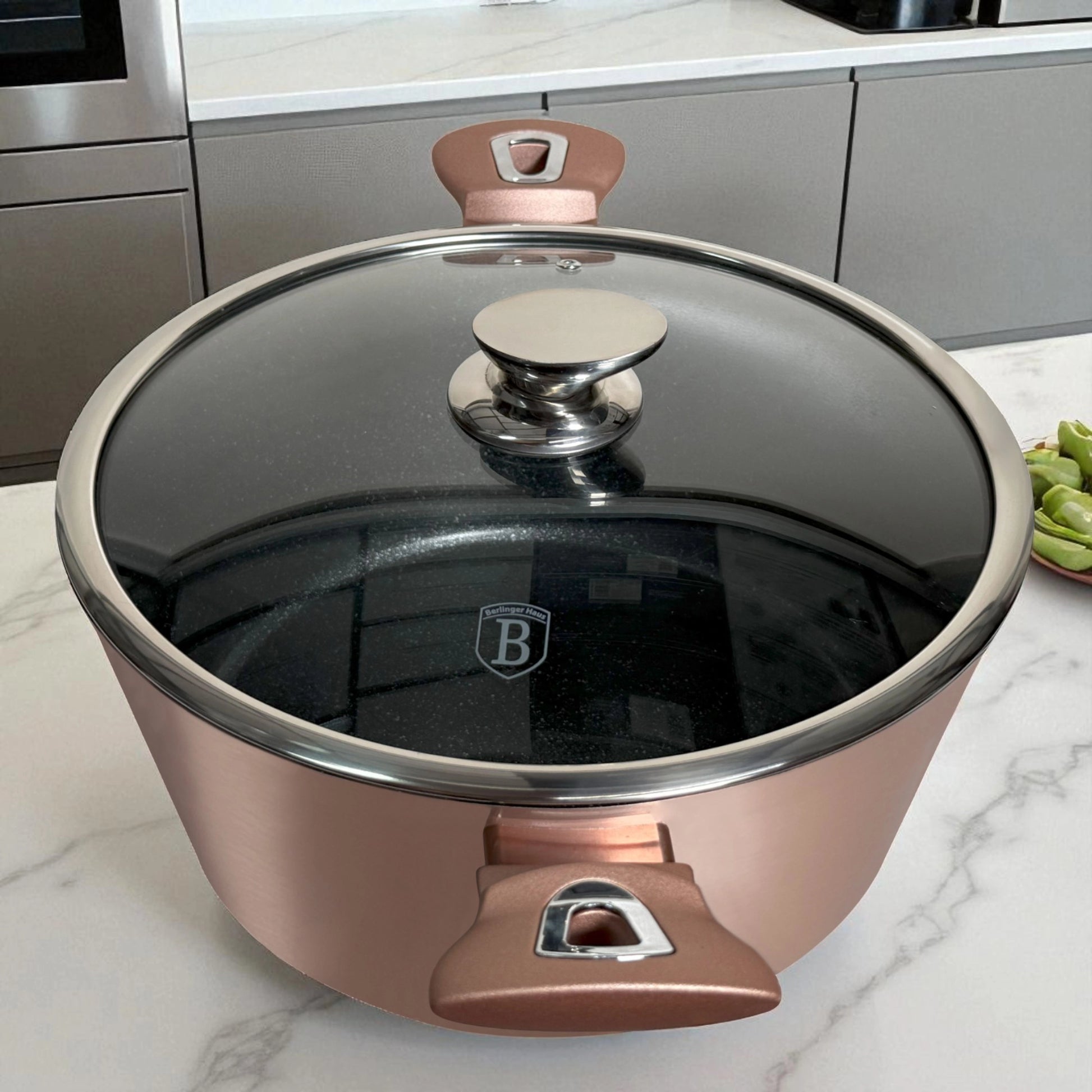 Cacerola Berlinger Haus Rosegold con tapa de vidrio, vista superior y mango ergonómico