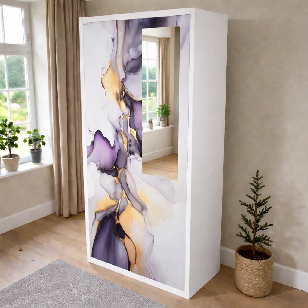 Armario con espejo de 2 puertas Ambienta Home Decor, SKU BP-2506, estructura blanca con diseño abstracto tipo mármol en tonos lila, gris y blanco con vetas doradas, espejo vertical integrado, medidas 185x90x45 cm, vista frontal en ángulo.
