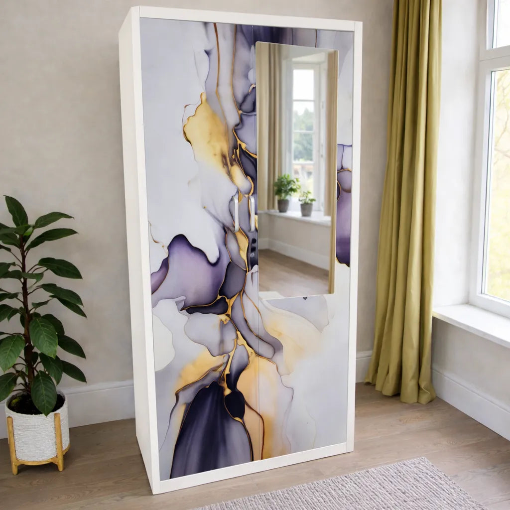 Armario con espejo 2 puertas Ambienta Home Decor BP-2506, vista frontal cerrada, puertas con diseño abstracto tipo mármol en tonos lila, gris y detalles dorados, espejo funcional, tamaño 185x90x45 cm.