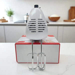 Batidora manual Sankey HM-750 blanca 200W con batidores instalados y ganchos amasadores como accesorios