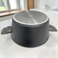 Base de inducción multicapa de olla Berlinger Haus Anthracite Collection BH-8140NN para distribución uniforme del calor.