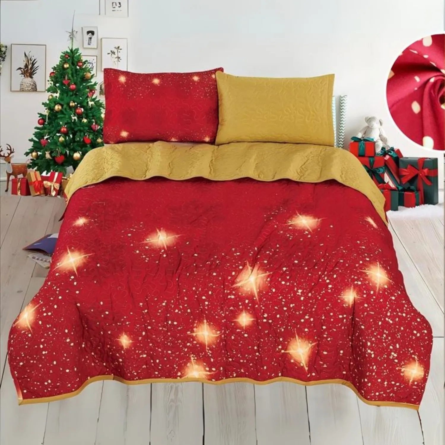 Cubrecama navideño reversible Bouquetex, fondo rojo con estrellas y destellos dorados; vista frontal en cama; disponible en Full/Queen 218×224 cm y King 264×224 cm; incluye dos fundas coordinadas.