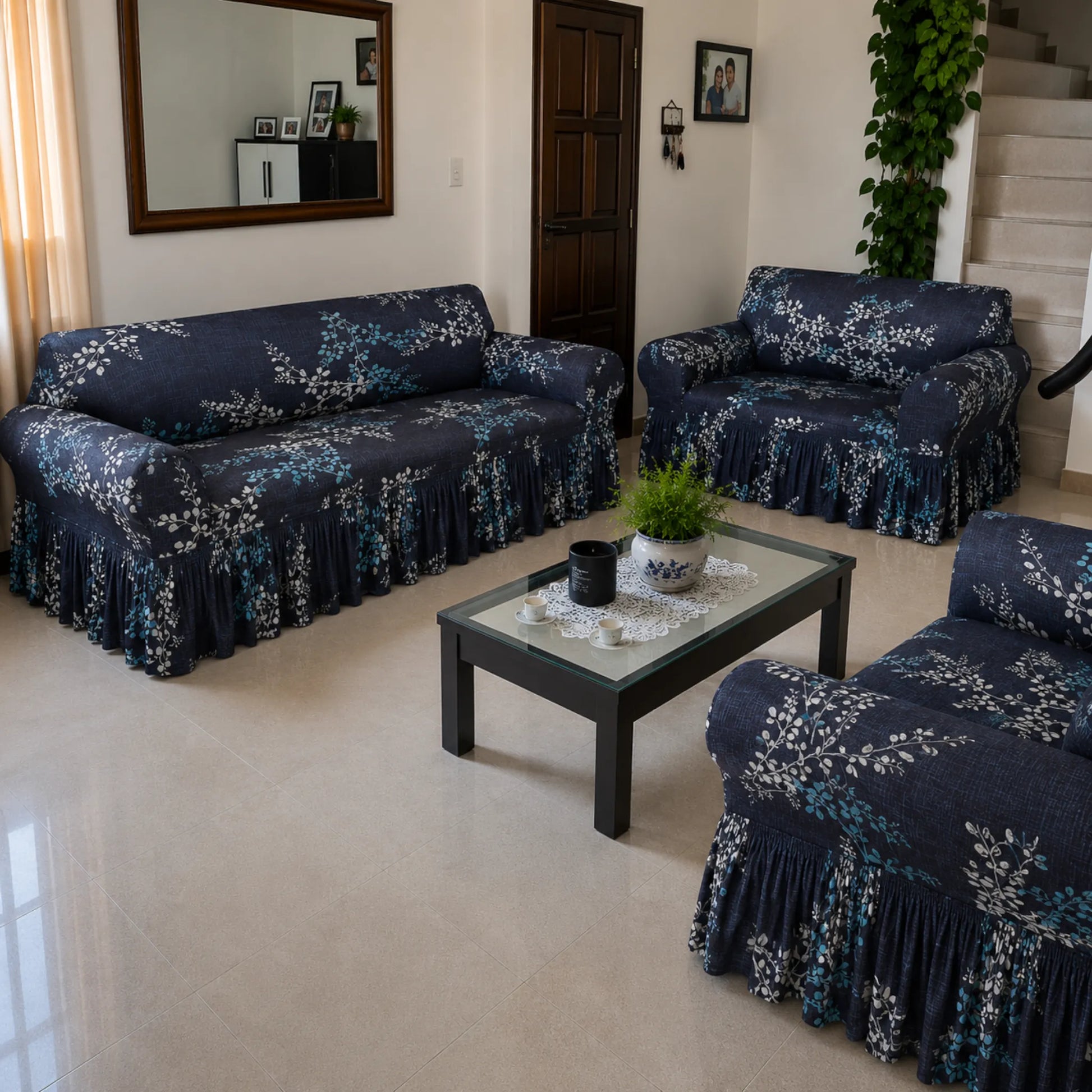 Forros de muebles 3-2-1 Home Care Hawai azul marino con ramas botánicas blancas y celestes, diseño elegante para sala.