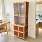 gabinete-cocina-lhc-rac12-2-vista-lateral-izquierda-vitrina-floral-madera-cafe-ambienta-home-decor