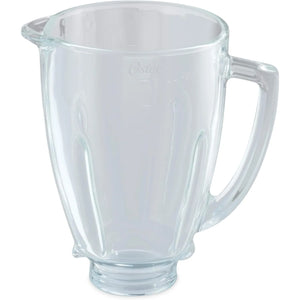 Jarra para licuadora Oster modelo BLSTAJ-G00, vidrio Boroclass transparente de 1.5 litros (6 tazas), vista 3/4; asa a la derecha y pico vertedor a la izquierda sobre fondo blanco.