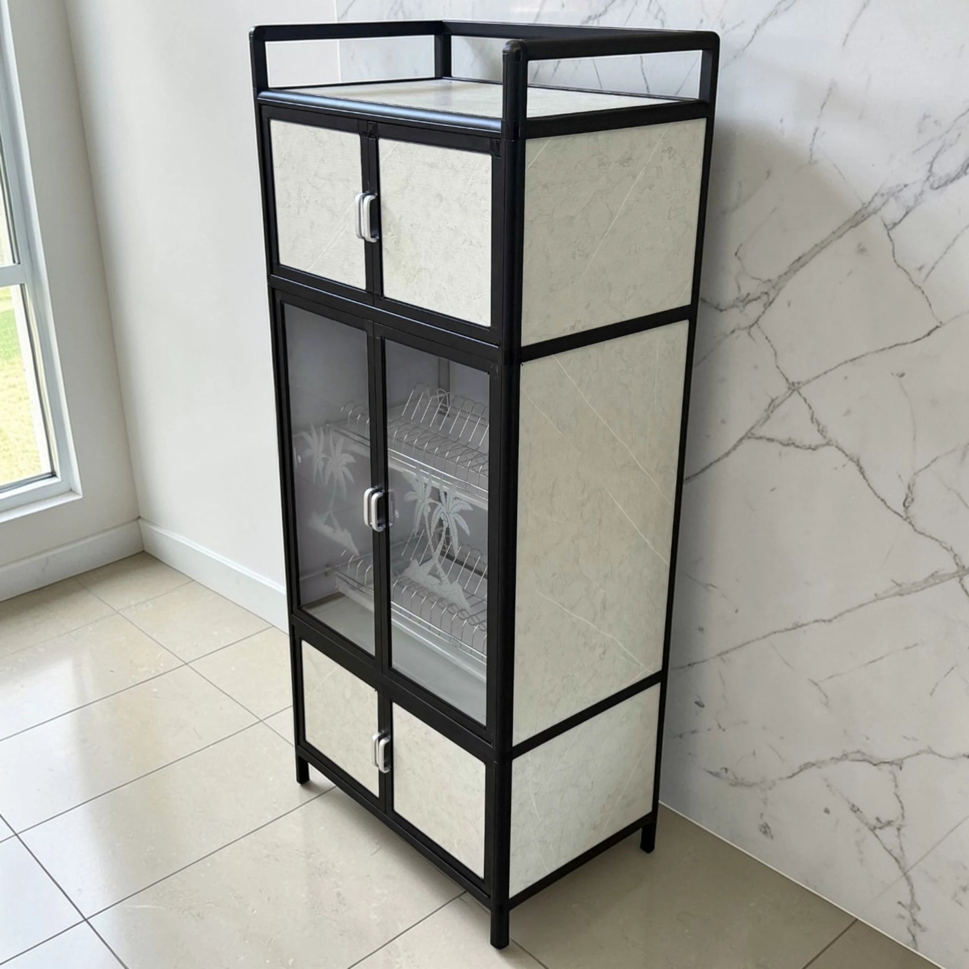 Gabinete de cocina LOTUS Home Collection de 64x42x145 cm en negro y blanco marmoleado, vista diagonal frontal derecha con puertas cerradas.