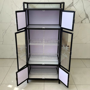 Gabinete de cocina LOTUS Home Collection de 64x42x145 cm en color negro y blanco marmoleado, vista frontal con todas las puertas abiertas y escurridores metálicos internos.