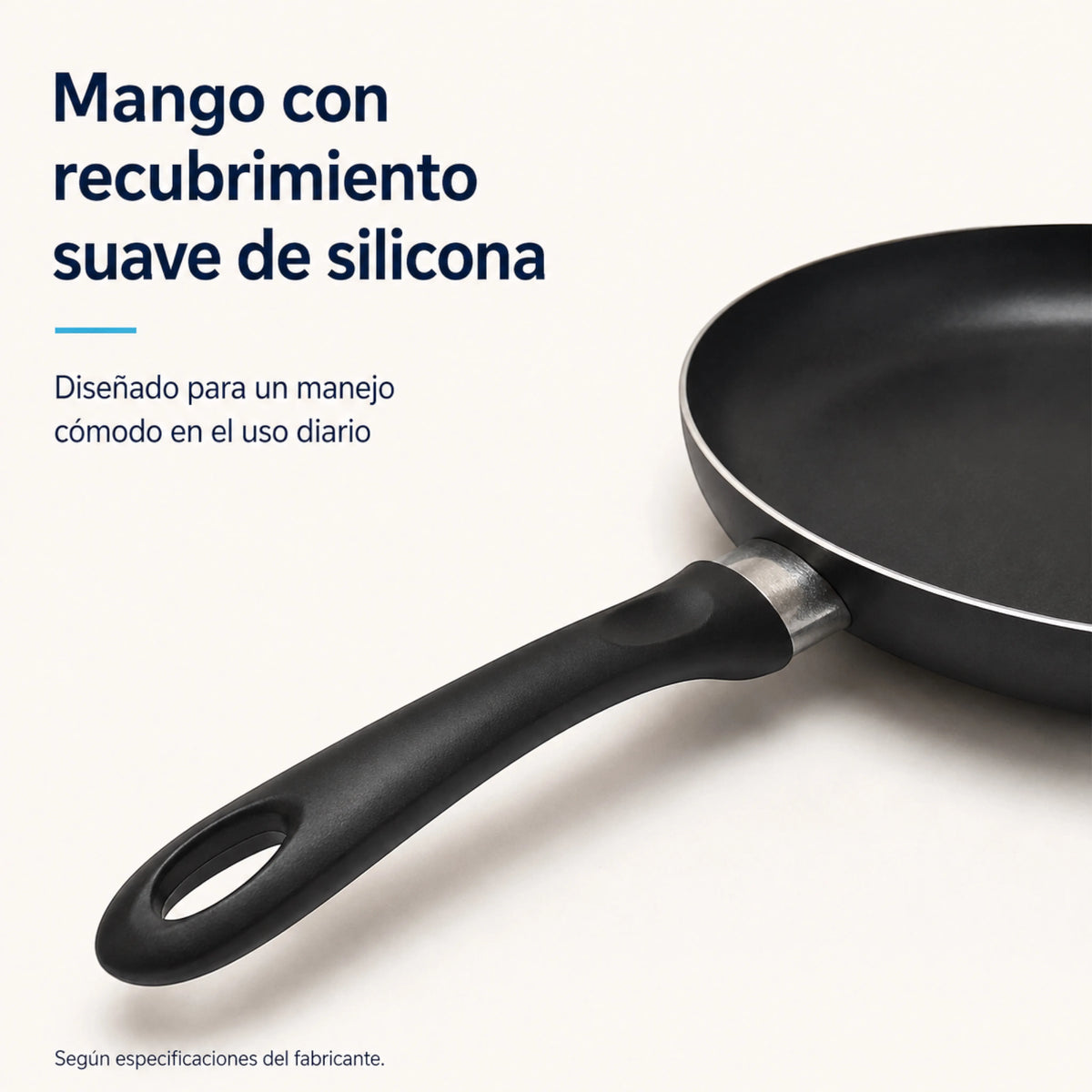Detalle del mango negro con recubrimiento suave de silicona, orificio para colgar y unión metálica de un sartén Caracol KFS2000.