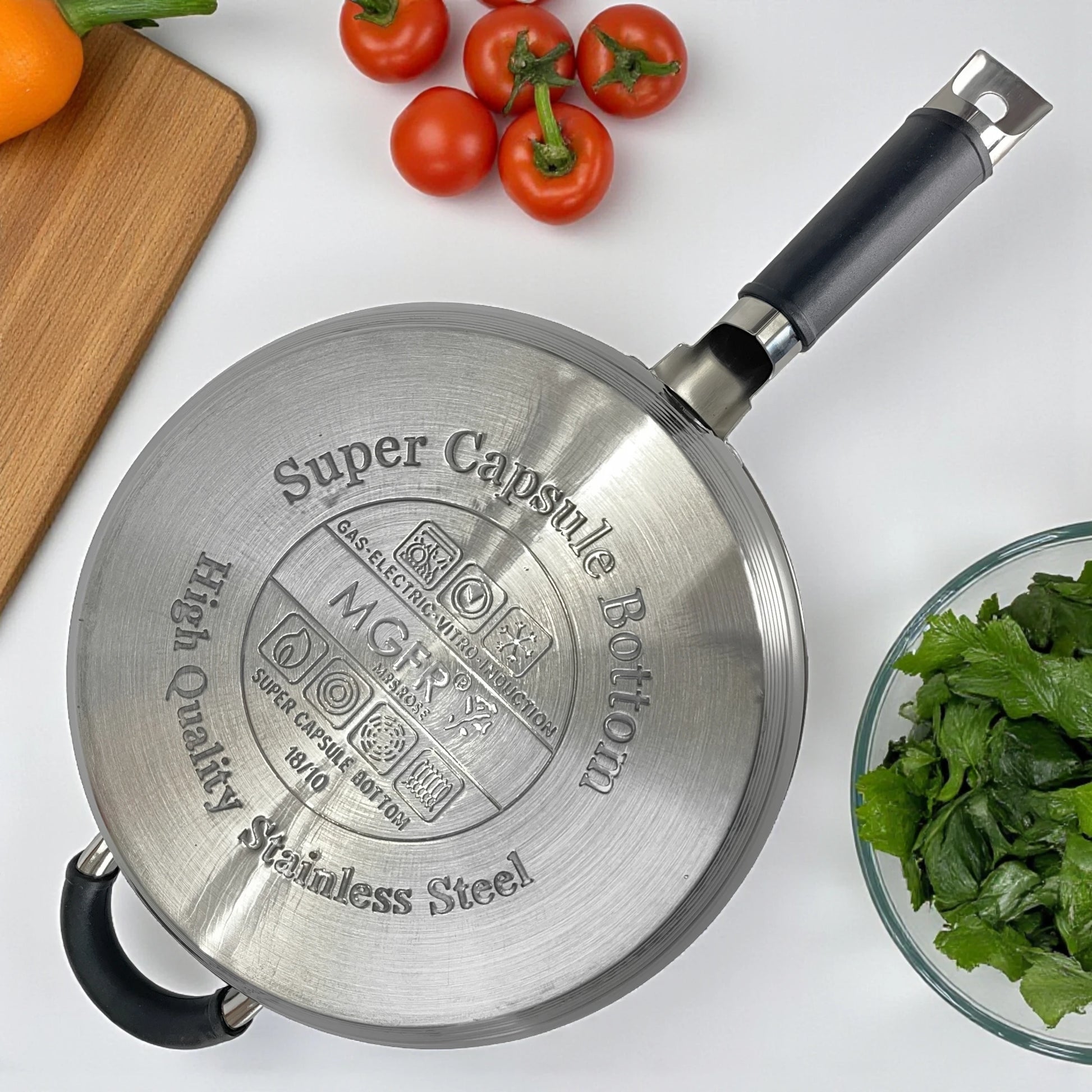 Base de sartén MGFR 24 cm “Super Capsule Bottom” de 7 capas; compatible con gas, eléctrica, vitro e inducción; acero inoxidable 18/10 grabado.