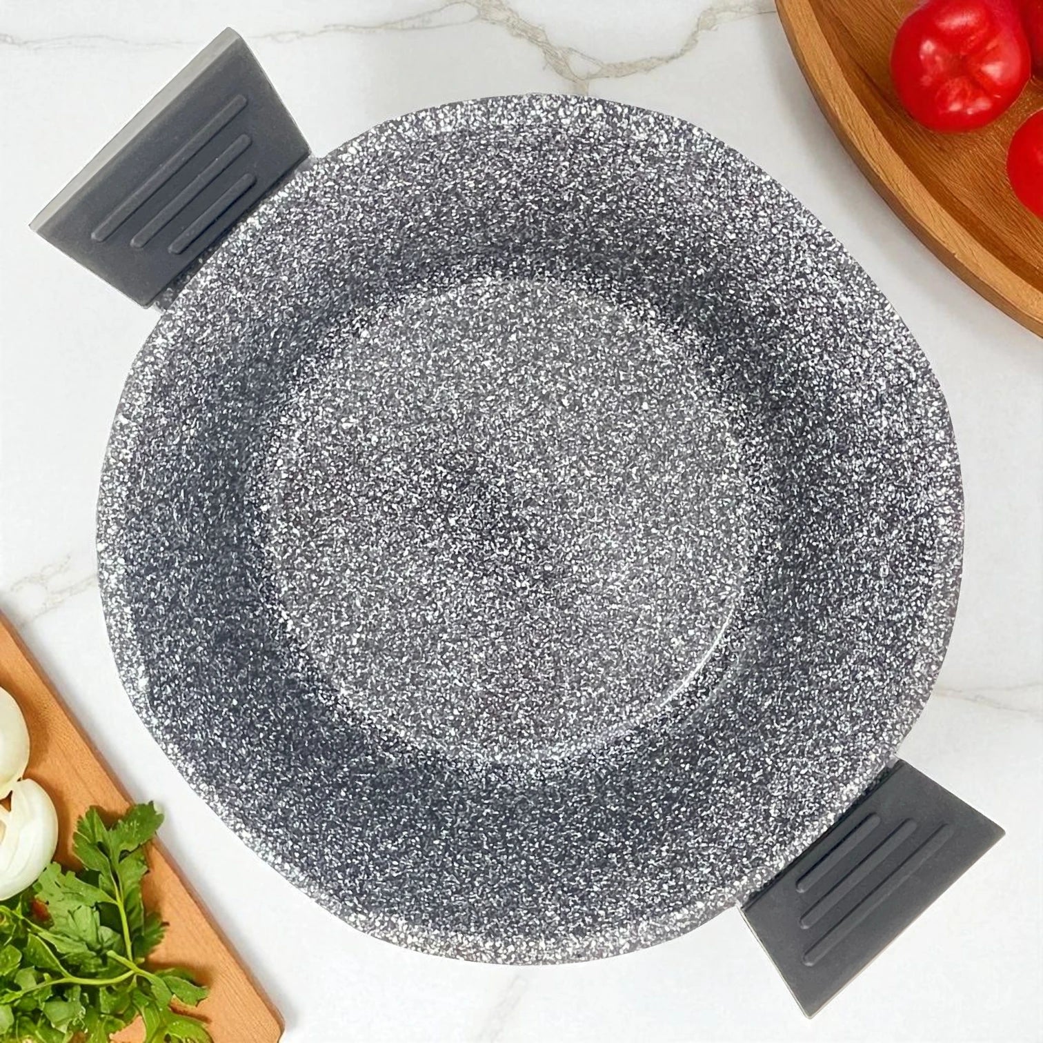 Interior antiadherente de cacerola mediana NSFE Granite Professional gris, vista superior