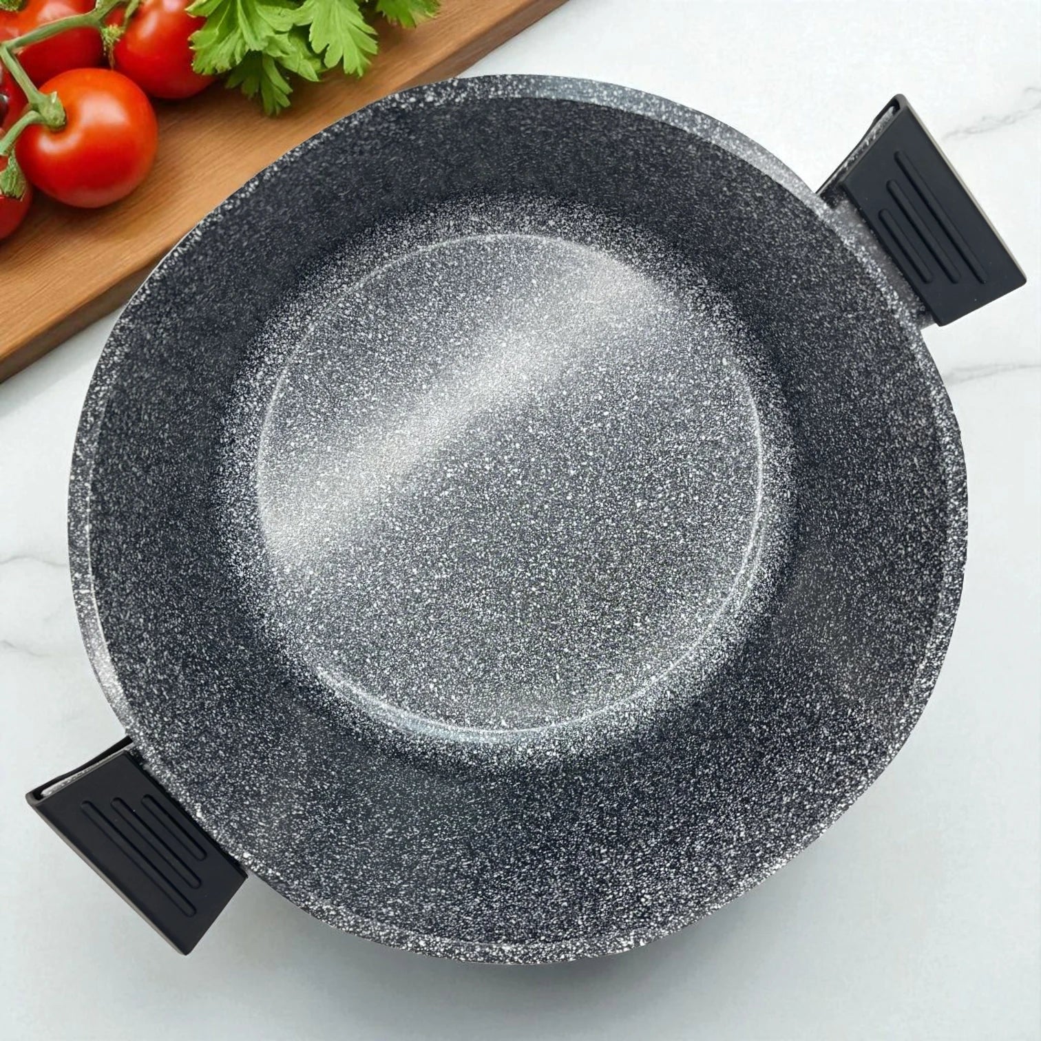 Interior antiadherente tipo granito de las cacerolas NSFE Granite Professional color gris.