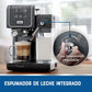 Espumador de leche integrado de la Oster PrimaLatte 2 Touch con perilla de intensidad regulable; preparación de latte en taza de vidrio.