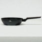 Sartén Berlinger Haus BH-8362 Black Rose Collection de 20 cm en color negro, vista lateral con mango ergonómico largo.