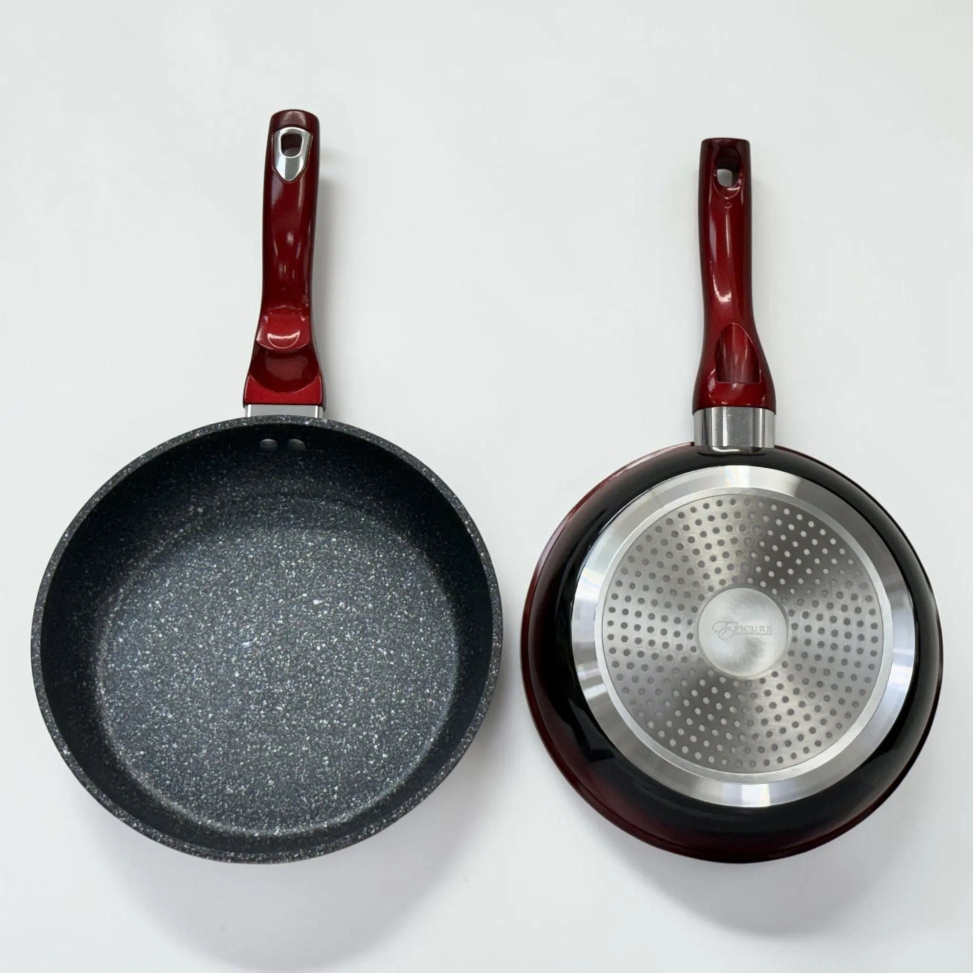 Sartén Epicure Escarlata en color rojo vino con interior antiadherente tipo mármol y base de inducción, incluida en set de 12 piezas SKU EP-12PCS-045.