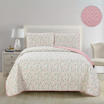 Set Cubrecama Terko Oslo blanco con flores rosadas estilo París romántico, disponible en Full y King