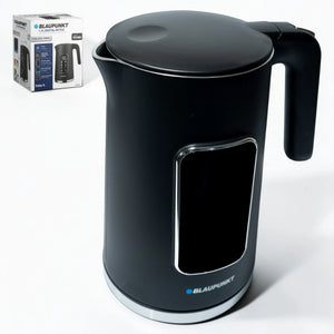 Tetera digital Blaupunkt BKDK9810 color negro de 1.7 litros con pantalla táctil, vista frontal con caja del producto al fondo